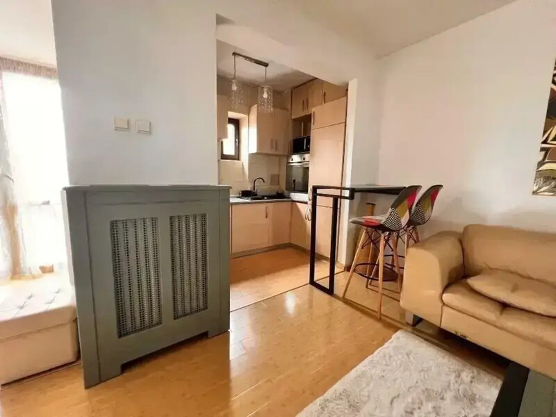 Universitate, Centrul Vechi, apartament cu 2 camere.